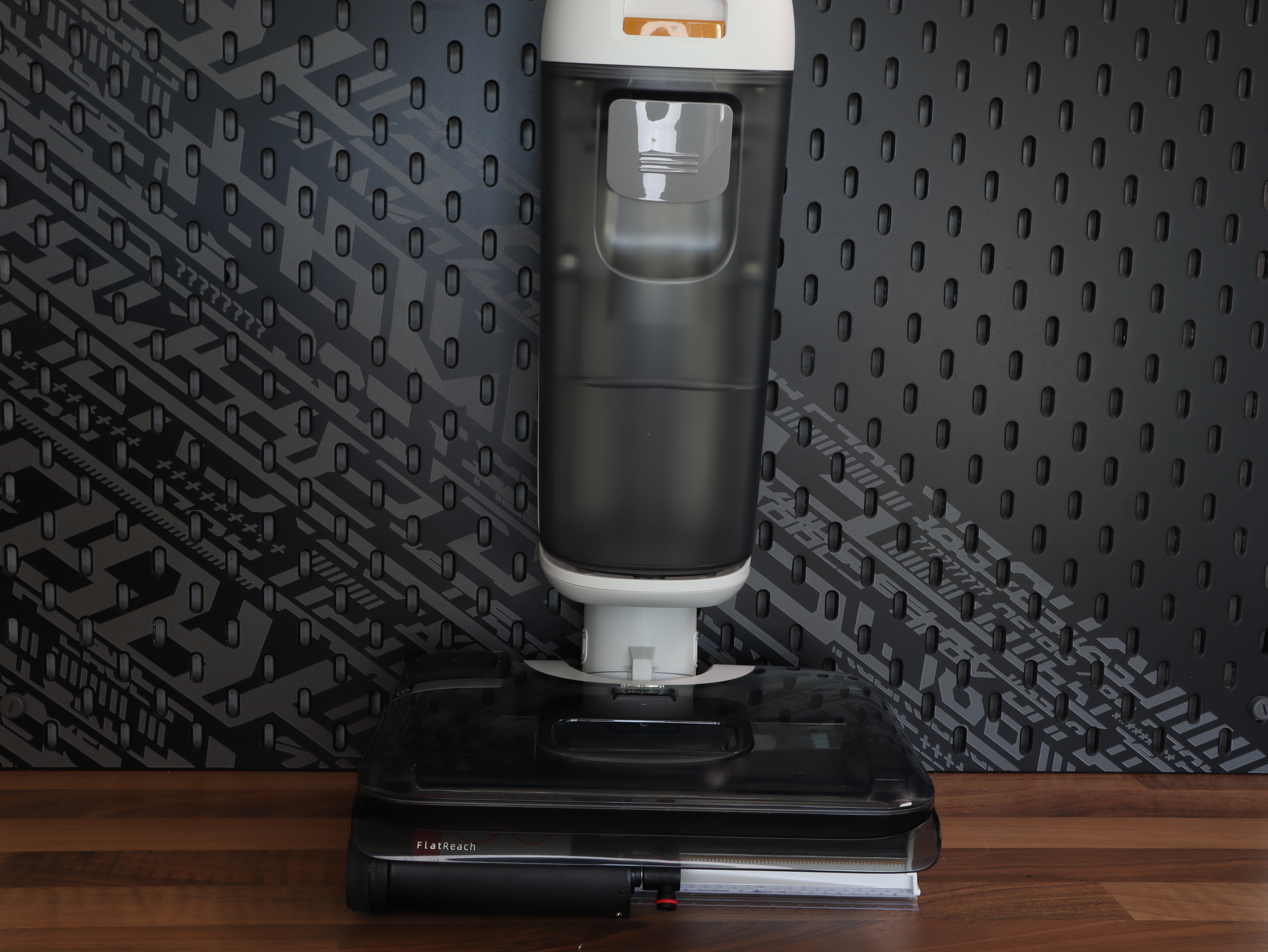 RT vacuum cleaner Roborock F25 selfcleaning jawscrapers.JPG